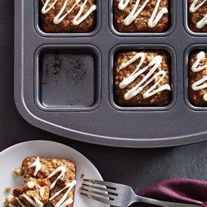 NEW Pampered Chef brownie pan